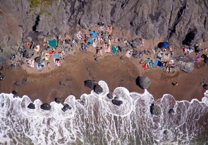 Praia de nudismo, lugar desconhecido